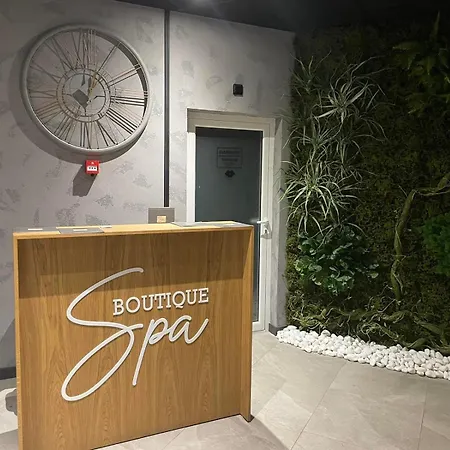 Mm Boutique ホテル 4*